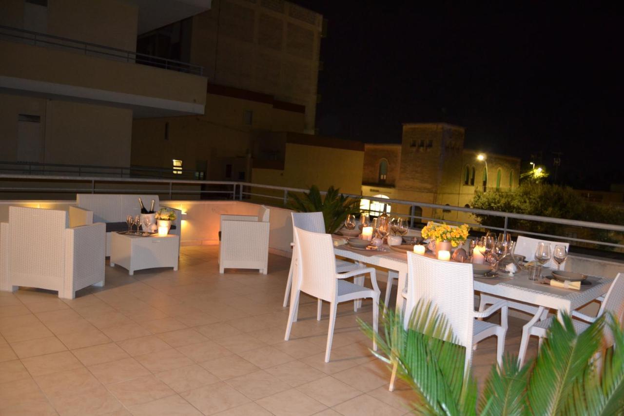 Roomy Apartment With Terrace & Parking Lecce Zewnętrze zdjęcie