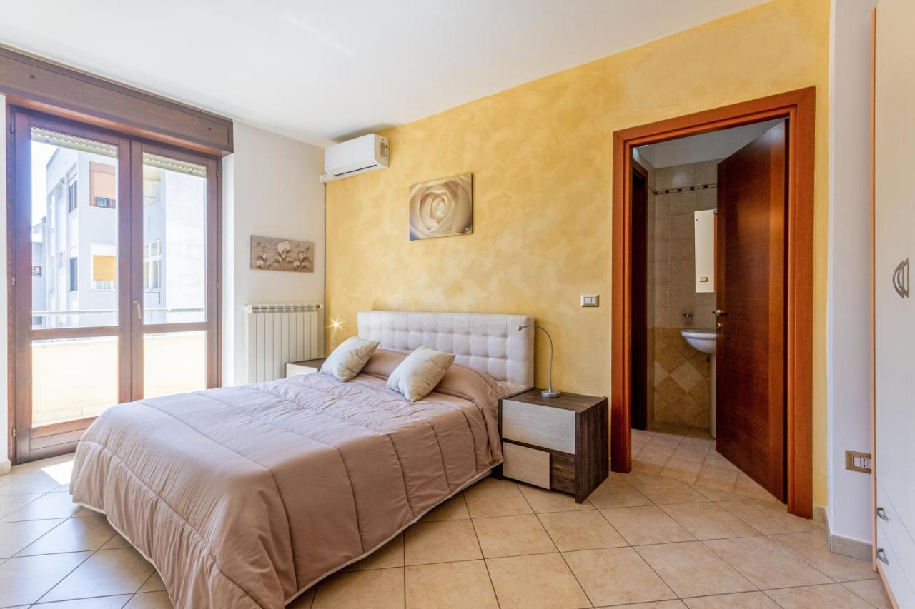 Roomy Apartment With Terrace & Parking Lecce Zewnętrze zdjęcie