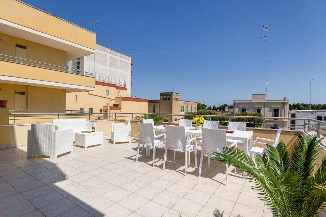 Roomy Apartment With Terrace & Parking Lecce Zewnętrze zdjęcie