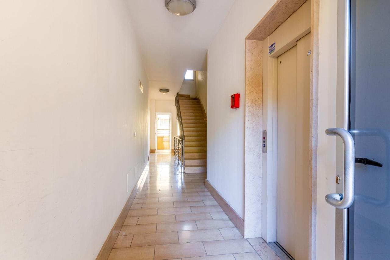 Roomy Apartment With Terrace & Parking Lecce Zewnętrze zdjęcie